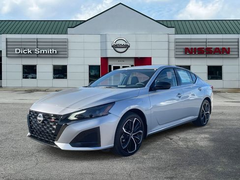 New 2025 Nissan Altima 2.5 SR image 3