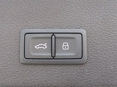 Used 2023 Audi e-tron S Premium Plus w/ Black Optic Package image 14