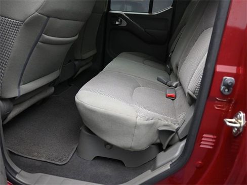 Used 2019 Nissan Frontier SV image 20