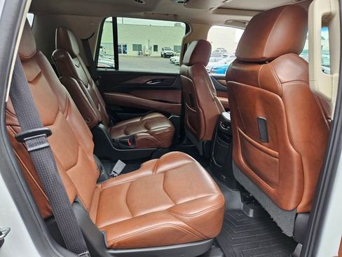 Used 2018 Cadillac Escalade Premium Luxury RWD image 18