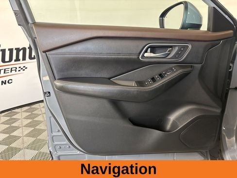 Used 2023 Nissan Rogue Platinum w/ Platinum Premium Package AWD/4WD image 9
