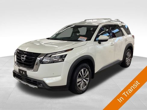 Used 2022 Nissan Pathfinder SL AWD/4WD image 1