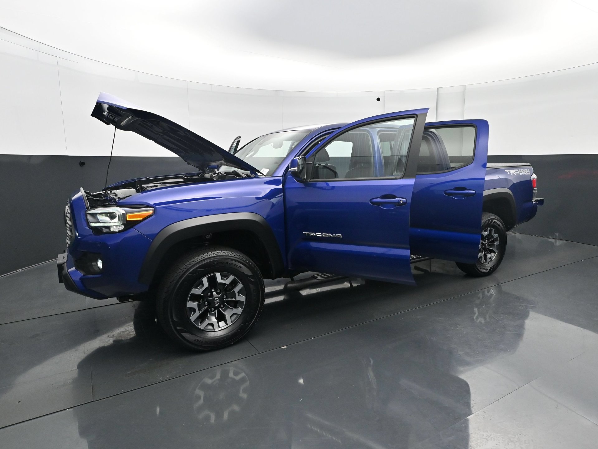 Used 2022 Toyota Tacoma TRD Off-Road w/ TRD Premium Off Road Package AWD/4WD image 30
