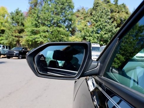 Used 2024 Hyundai Elantra SE image 57