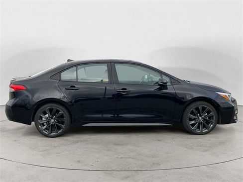 Used 2024 Toyota Corolla SE image 6