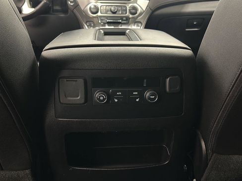 Used 2020 GMC Yukon XL SLT image 21