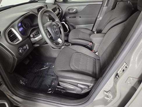 Used 2021 Jeep Renegade Latitude FWD image 12