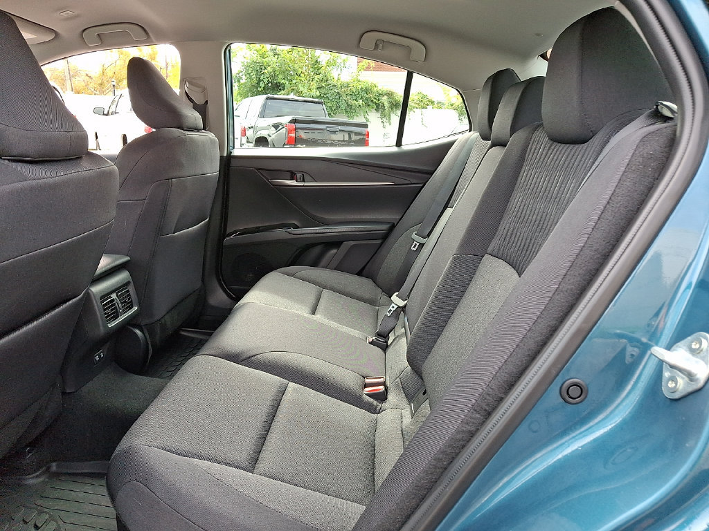 Used 2025 Toyota Camry LE w/ Convenience Package FWD image 10