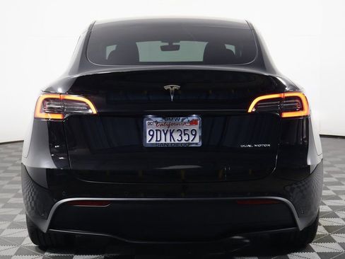 Used 2022 Tesla Model Y Long Range image 5