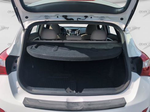 Used 2016 Hyundai Elantra GT FWD image 9