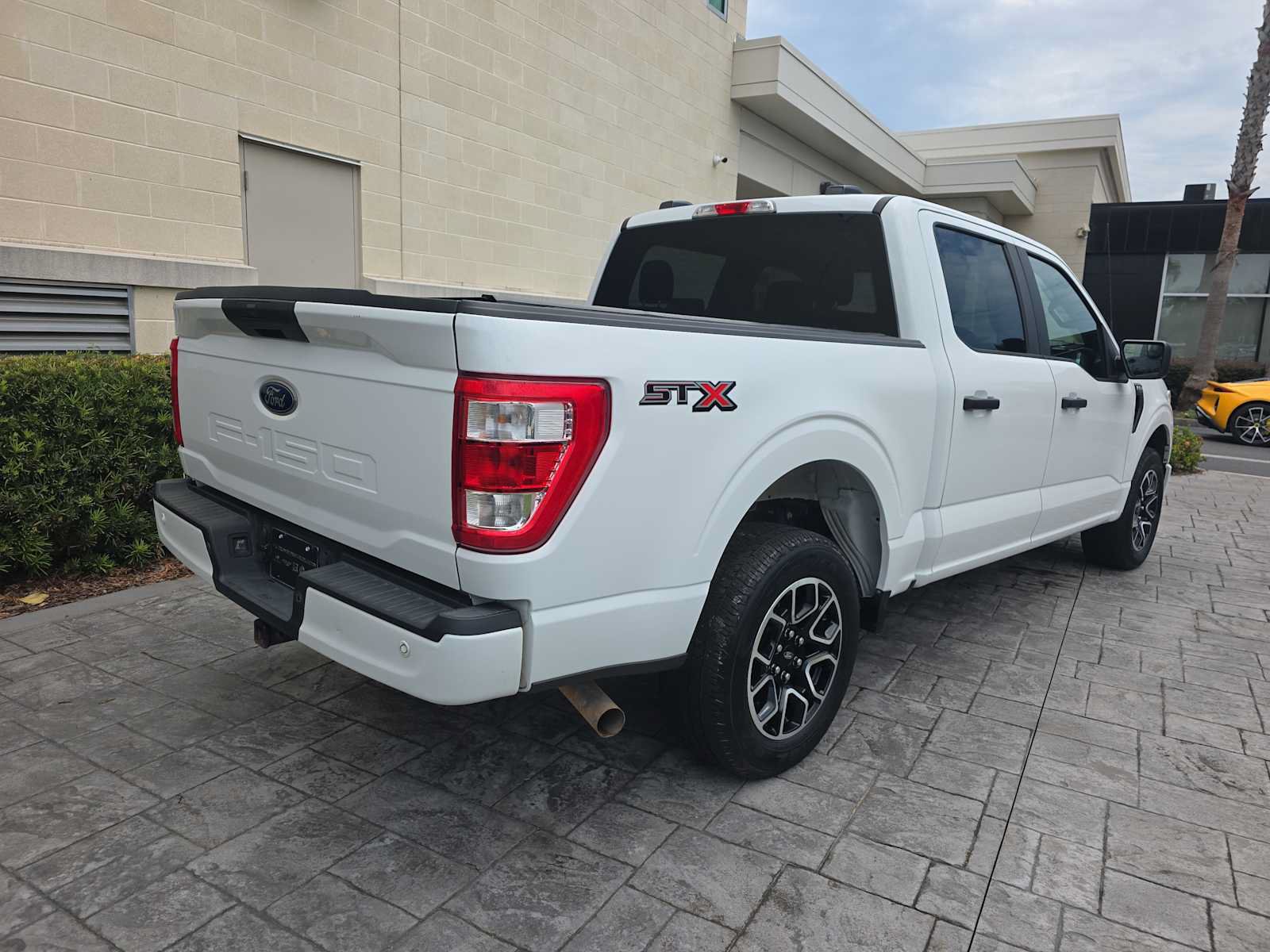Used 2022 Ford F150 XL w/ STX Appearance Package RWD image 3