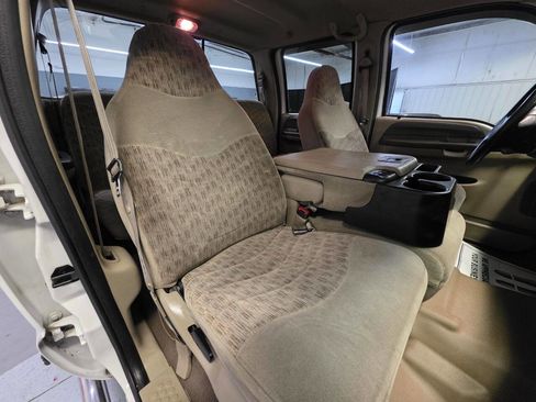 Used 2000 Ford F350 XLT image 28