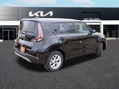 New 2025 Kia Soul LX image 3