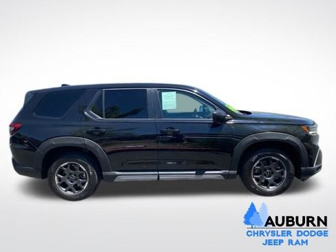 Used 2023 Honda Pilot LX image 8