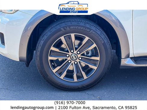 Used 2018 Nissan Armada Platinum AWD/4WD image 9