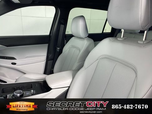 New 2026 Jeep Cherokee Limited image 10