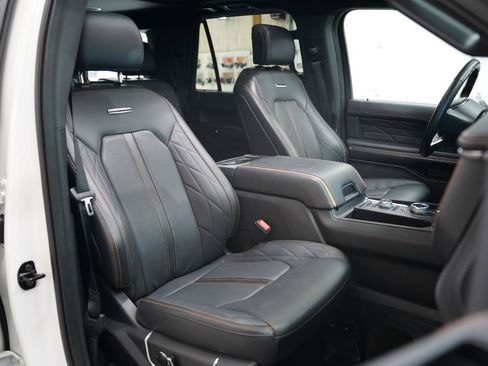 Used 2023 Ford Expedition Platinum AWD/4WD image 31