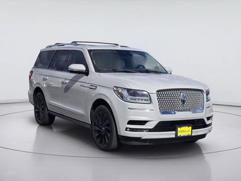 Used 2021 Lincoln Navigator Reserve AWD/4WD image 3