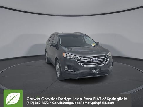 Used 2020 Ford Edge Titanium image 4