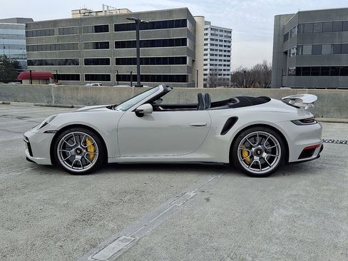 Used 2021 Porsche 911 Turbo S image 2