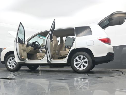 Used 2011 Toyota Highlander 2WD image 41