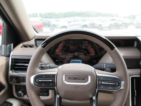 New 2026 GMC Yukon Denali w/ Denali Reserve Package AWD/4WD image 20