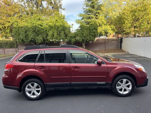 Used 2013 Subaru Outback 2.5i Limited image 40