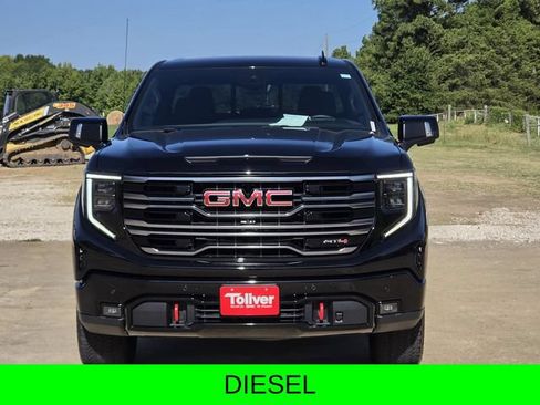 Used 2025 GMC Sierra 1500 AT4 w/ Technology Package AWD/4WD image 3