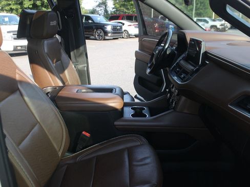 Used 2021 Chevrolet Tahoe High Country w/ Premium Package AWD/4WD image 39