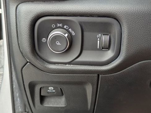 Certified 2024 RAM 1500 Laramie RWD image 33