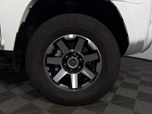 Used 2024 Toyota 4Runner TRD Off-Road Premium image 13