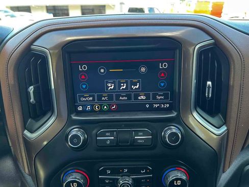 Used 2019 Chevrolet Silverado 1500 High Country image 32