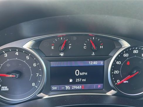 Used 2023 GMC Terrain SLT image 14