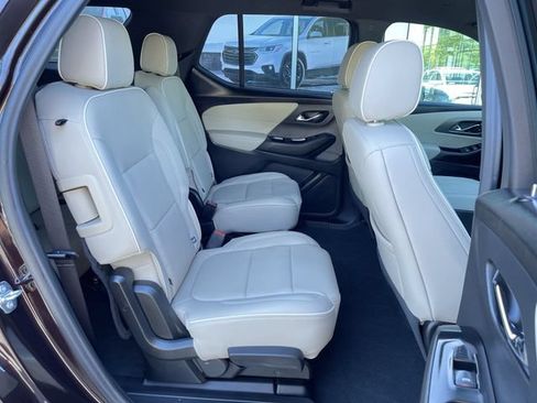 Certified 2023 Chevrolet Traverse Premier FWD image 26