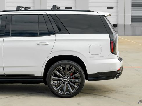 Used 2025 Cadillac Escalade V w/ LPO, Floor Liner Package image 7