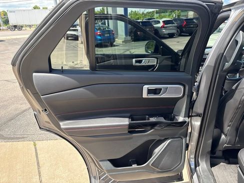 Used 2024 Ford Explorer ST-Line w/ Class IV Trailer Tow Package AWD/4WD image 28
