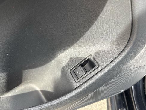 Used 2014 Volkswagen Jetta SEL image 17