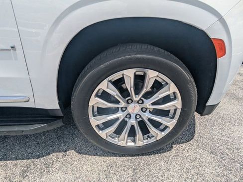 Used 2024 GMC Yukon Denali RWD image 12