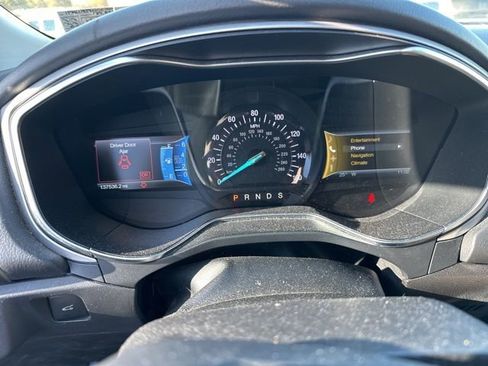 Used 2014 Ford Fusion SE image 9