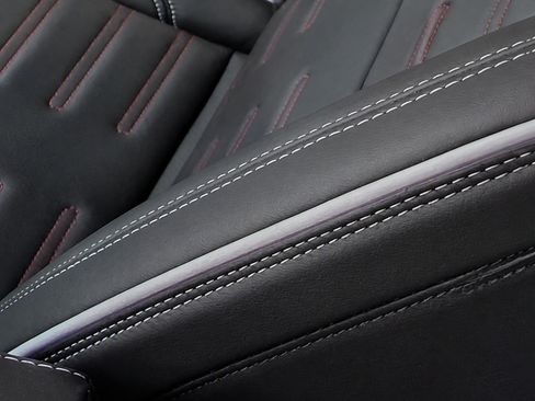 Used 2025 GMC Yukon AT4 Ultimate w/ LPO, Floor Liner Package AWD/4WD image 16