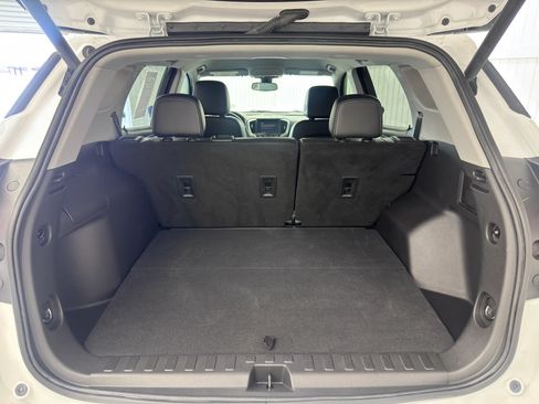 Used 2022 GMC Terrain SLT w/ Infotainment Package II FWD image 13