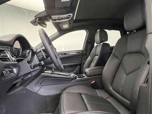 Used 2026 Porsche Macan AWD/4WD image 5