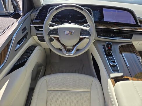 Used 2024 Cadillac Escalade Sport Platinum image 14