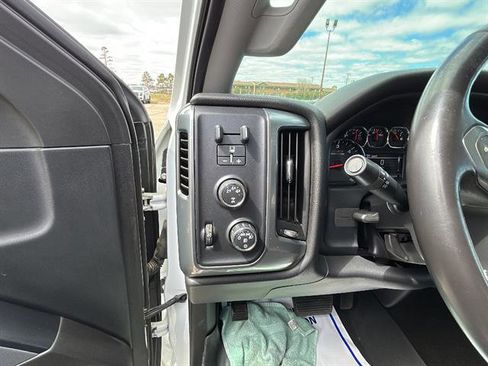 Used 2016 Chevrolet Silverado 2500 LT w/ LT Convenience Package AWD/4WD image 15