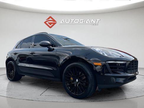 Used 2018 Porsche Macan AWD/4WD image 10