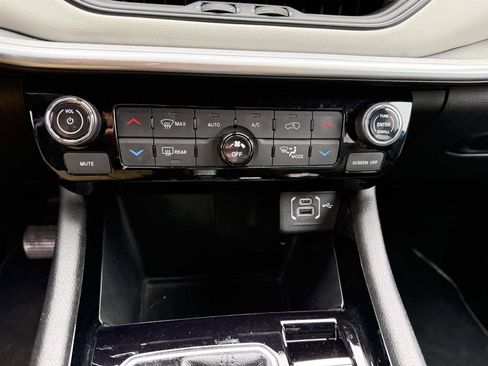 Used 2025 Jeep Compass Limited AWD/4WD image 22