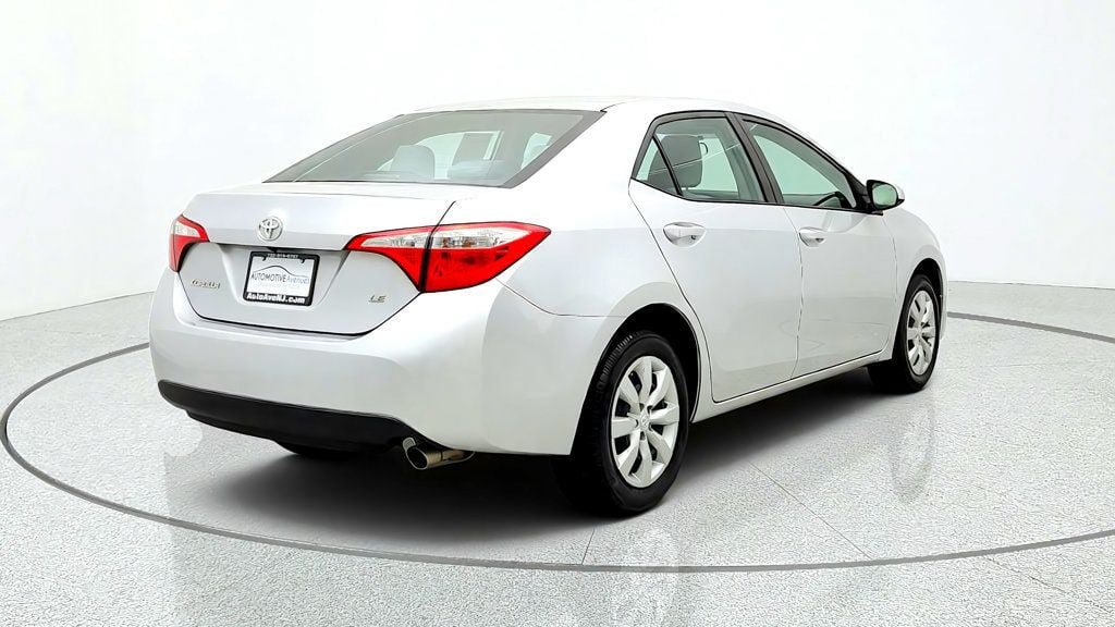 Used 2016 Toyota Corolla LE FWD image 5