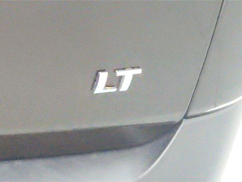 Used 2018 Chevrolet Traverse LT FWD image 18