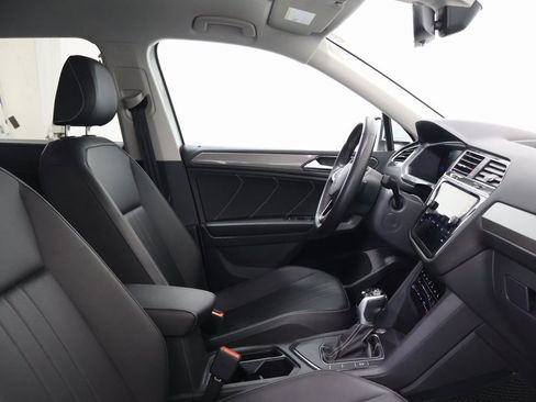 Used 2023 Volkswagen Tiguan SE image 21
