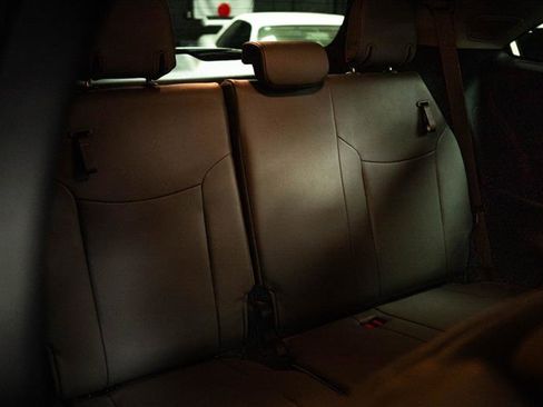 Used 2025 Toyota Sienna XLE w/ XLE Plus Package image 12